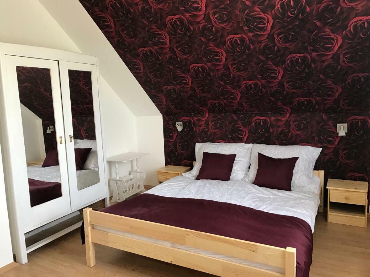 Rozsavoelgy Apartman Balatonlelle Exterior foto